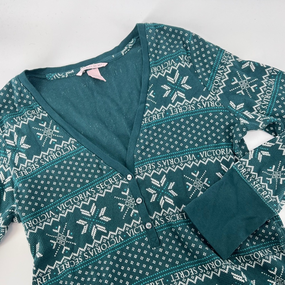 Victoria's Secret Medium Thermal Long Sleeve HenleyTop Snowflake Fair Isle Green